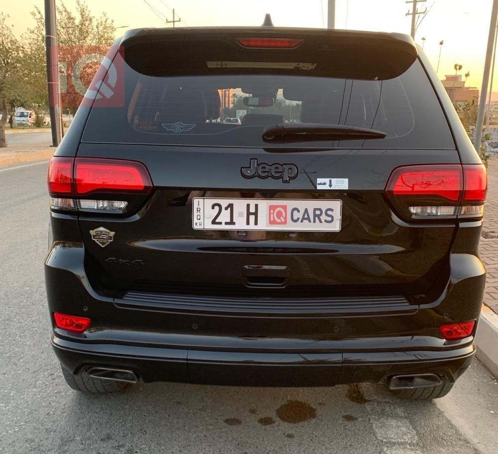 جیپ گراند شیرۆکی